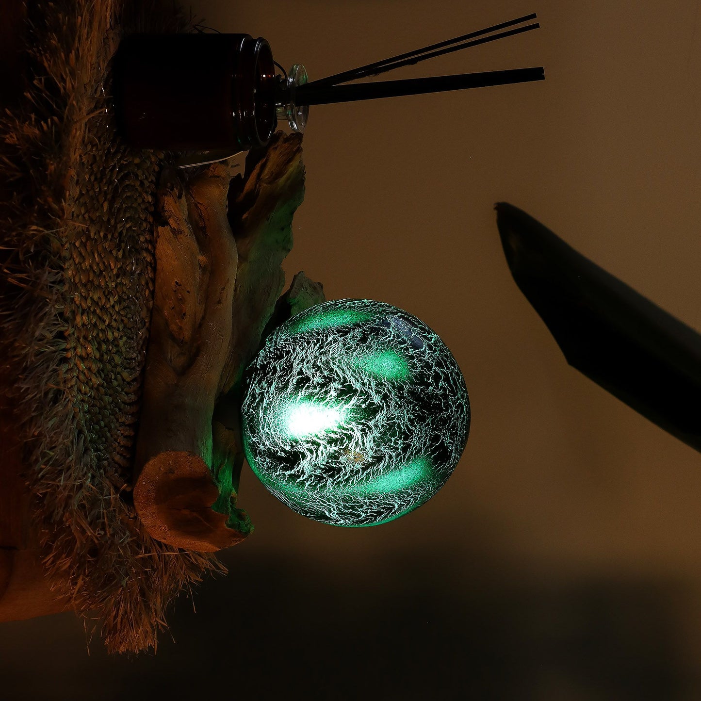 DriftGlow Lamp – Emerald Crackle Shade
