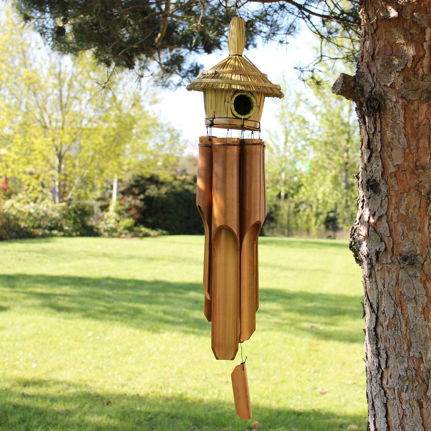 Large Round Seagrass Bird Box with Chimes 56x20cm – Natural Handmade Garden Decoration