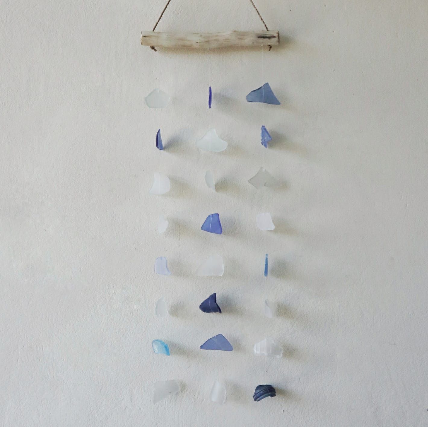 Driftwood Three Drop Sea Glass Chime – Blue & White